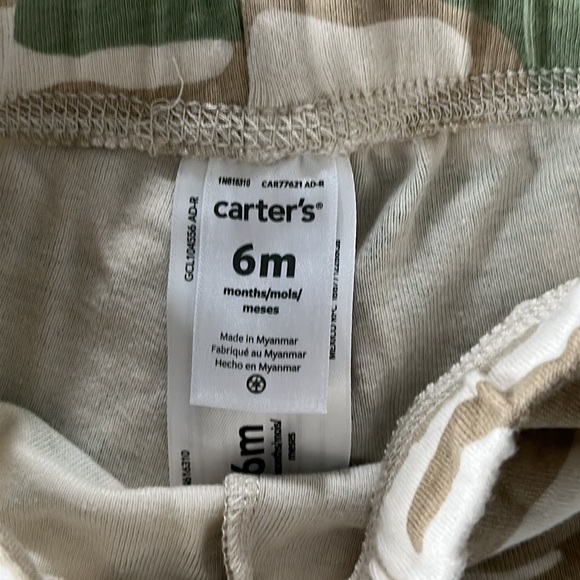 Carters 2-piece Dinosaur Bodysuit and Short Set - Picture 4 of 4